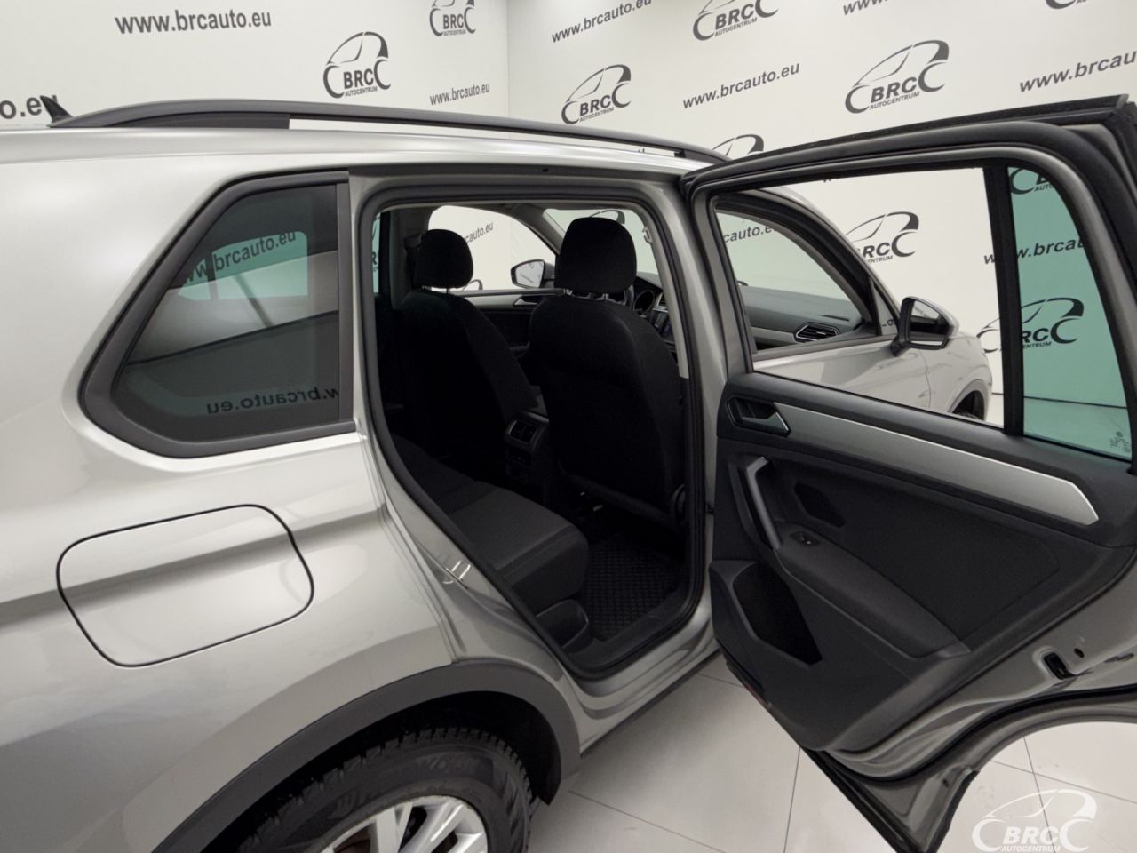 Volkswagen Tiguan | 11