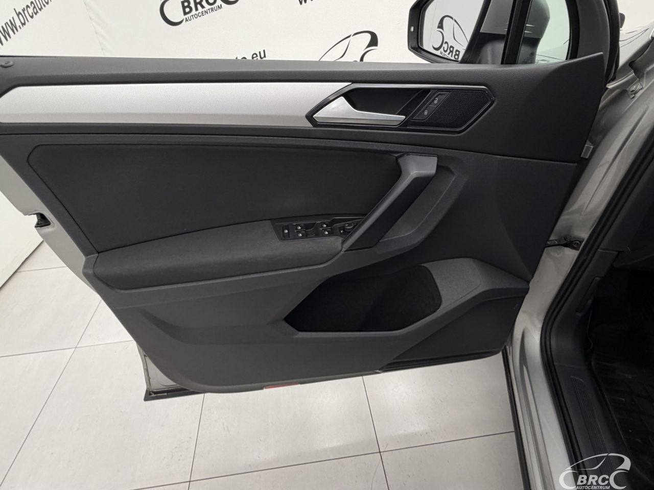 Volkswagen Tiguan | 19