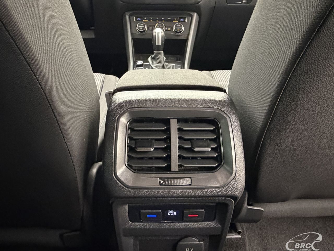 Volkswagen Tiguan | 12