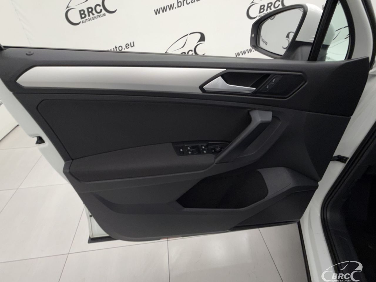 Volkswagen Tiguan | 19