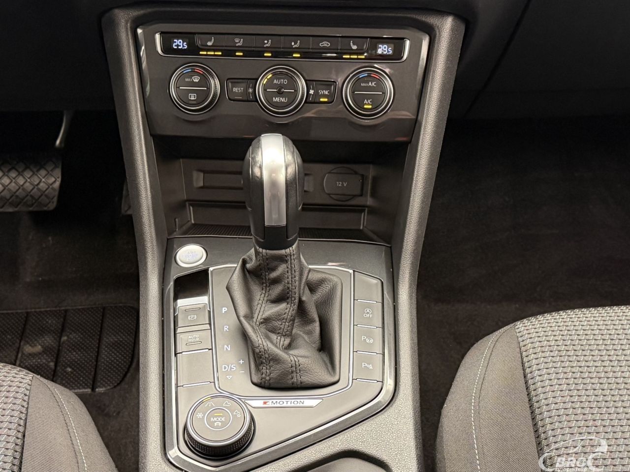 Volkswagen Tiguan | 16