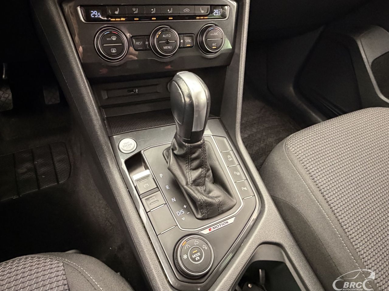 Volkswagen Tiguan | 24