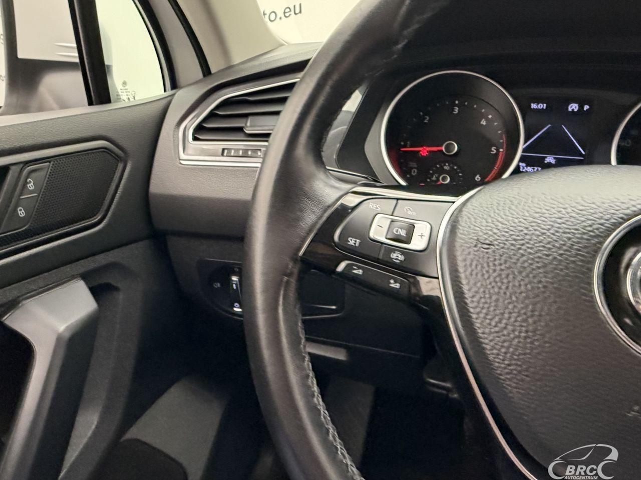 Volkswagen Tiguan | 30