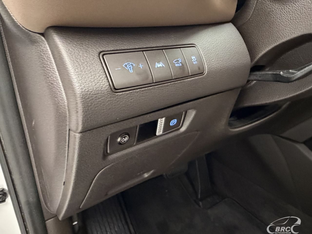 Hyundai Santa Fe | 23