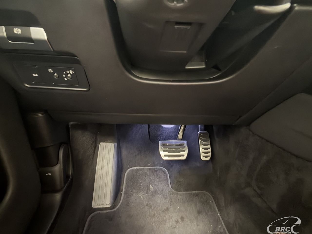 Land Rover Discovery | 30