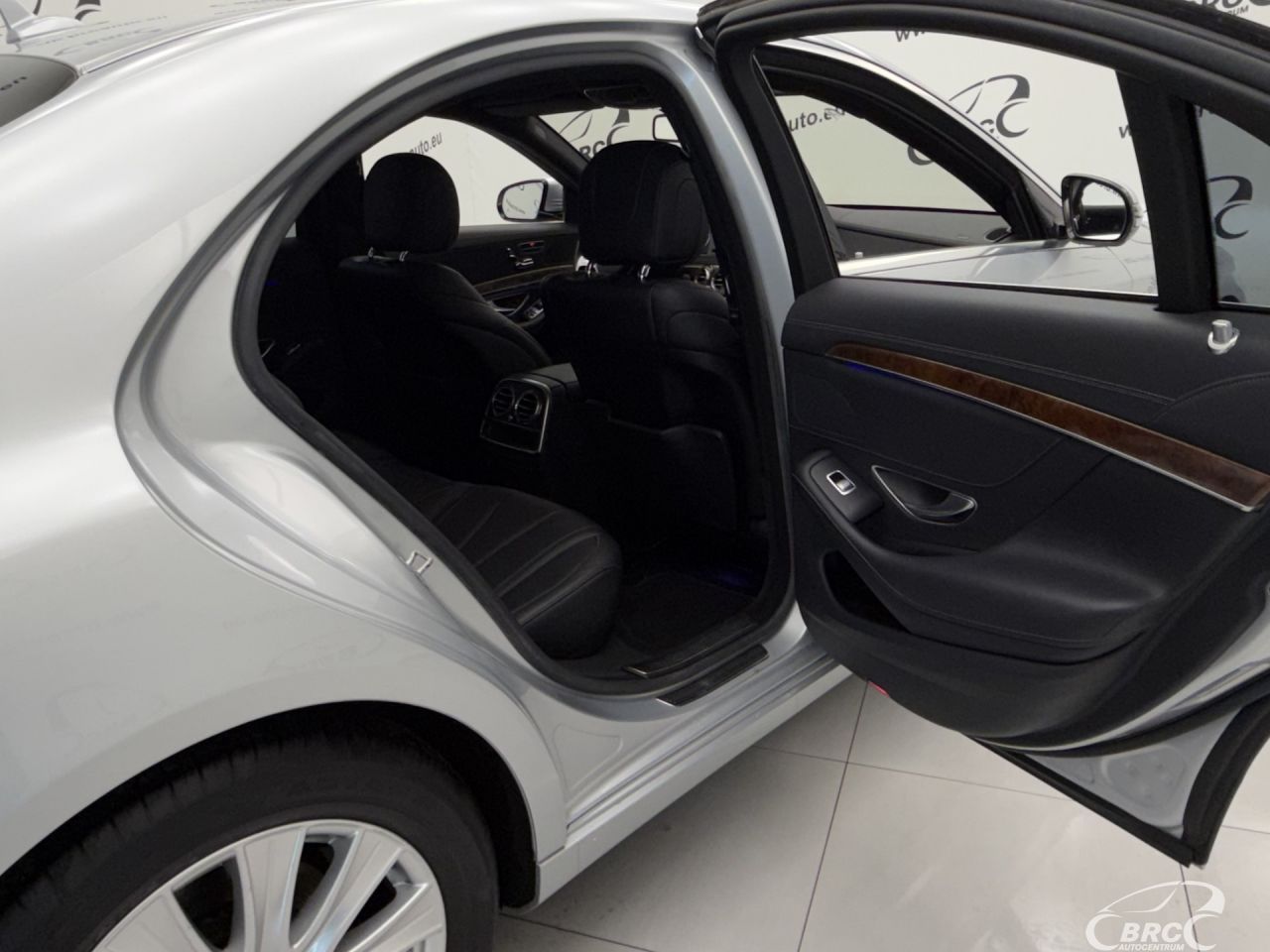 Mercedes-Benz S350 | 12