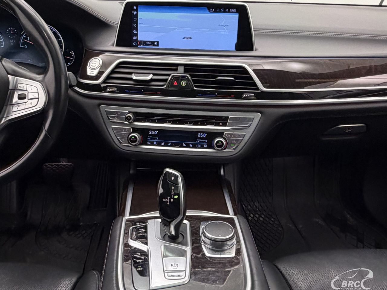 BMW 750 | 17