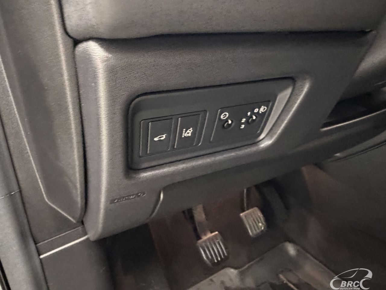 Land Rover Discovery | 24