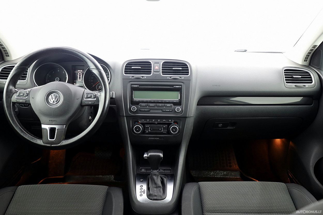 Volkswagen Golf | 4