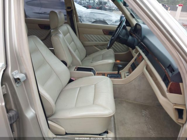 Mercedes-Benz 560 | 4