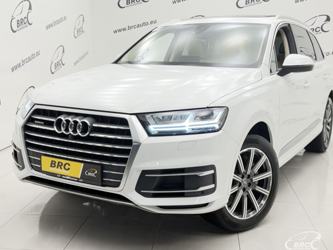 Audi Q7 | 52