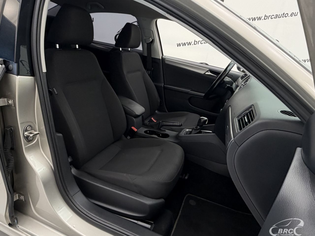 Volkswagen Jetta | 4