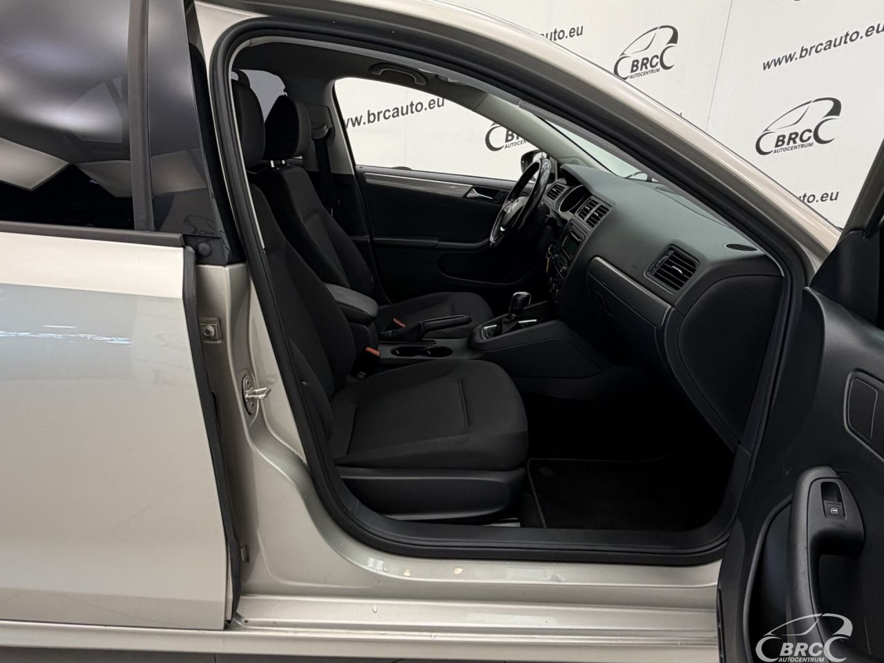 Volkswagen Jetta | 2