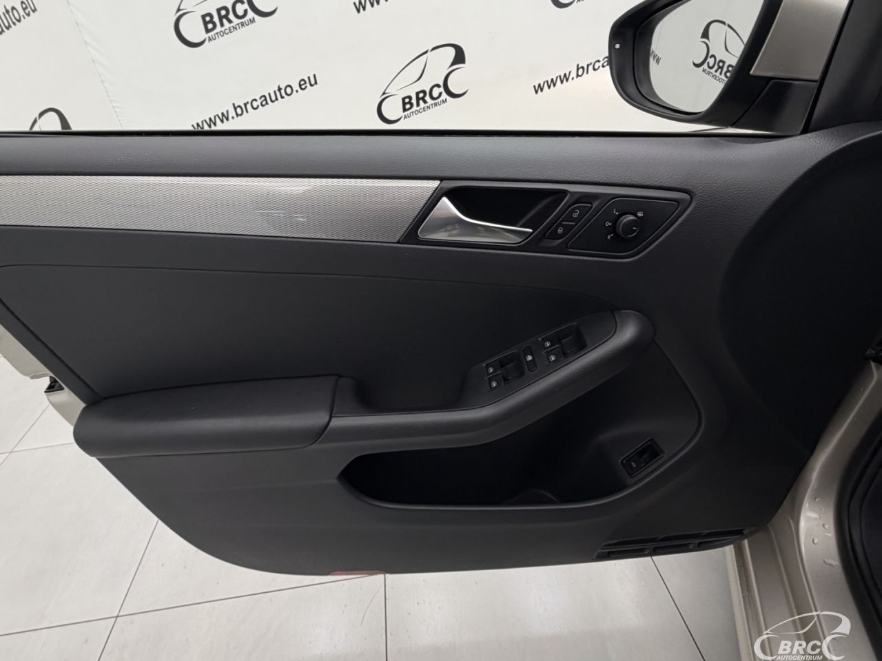 Volkswagen Jetta | 17