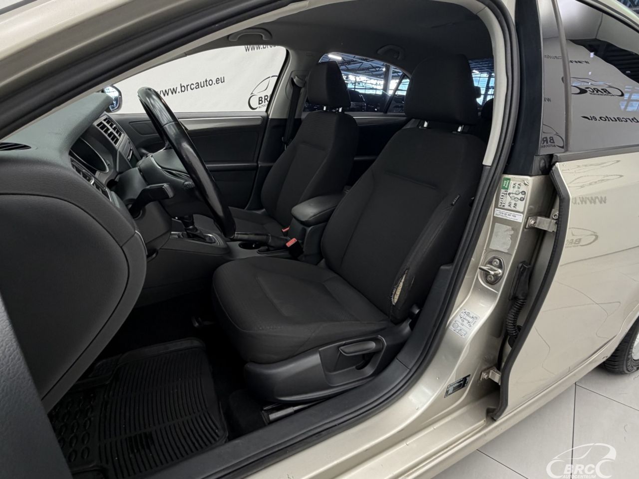 Volkswagen Jetta | 19