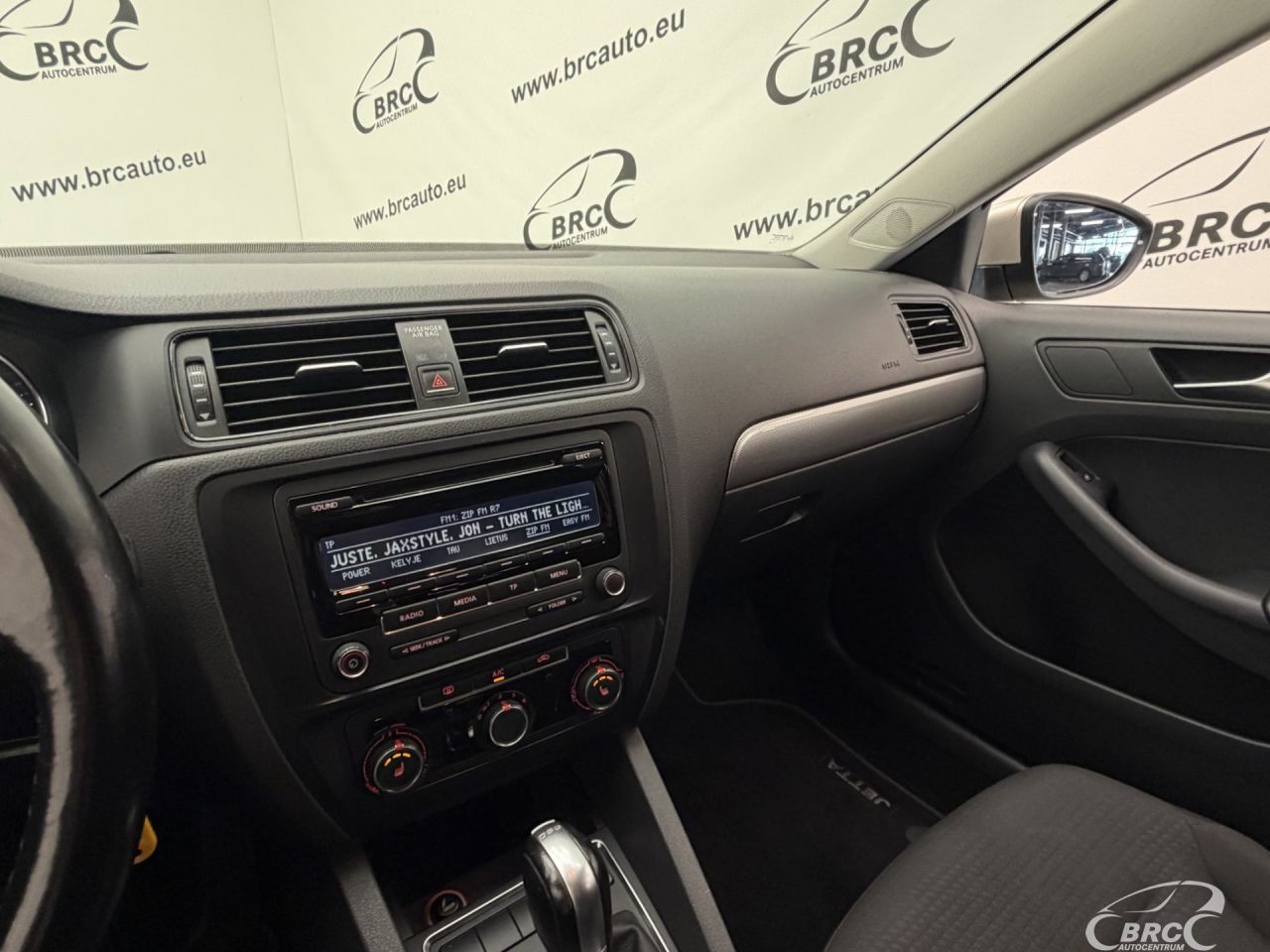 Volkswagen Jetta | 24