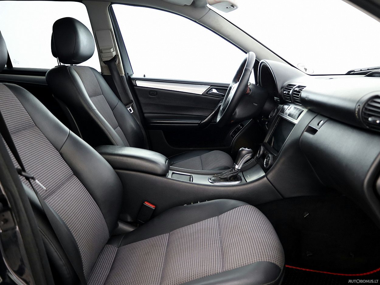 Mercedes-Benz C320 | 5