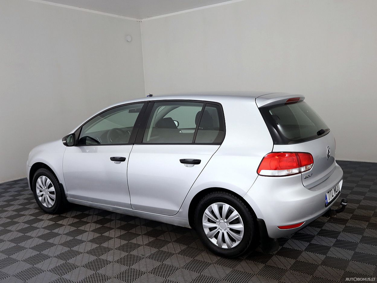 Volkswagen Golf | 3