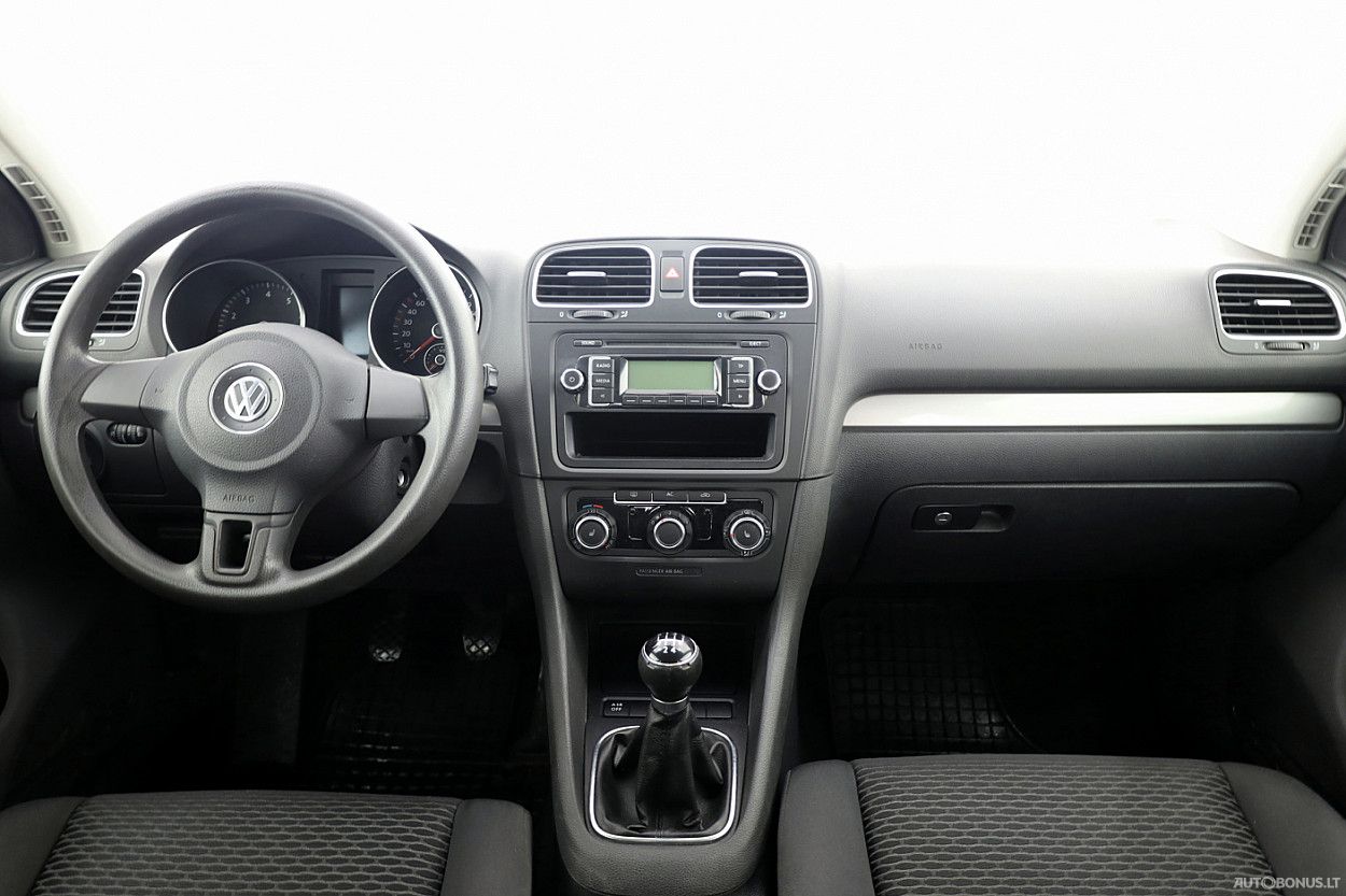 Volkswagen Golf | 4