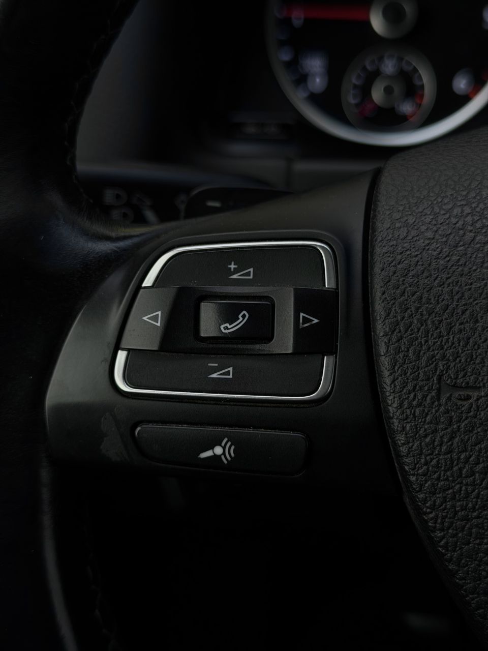 Volkswagen Tiguan | 24