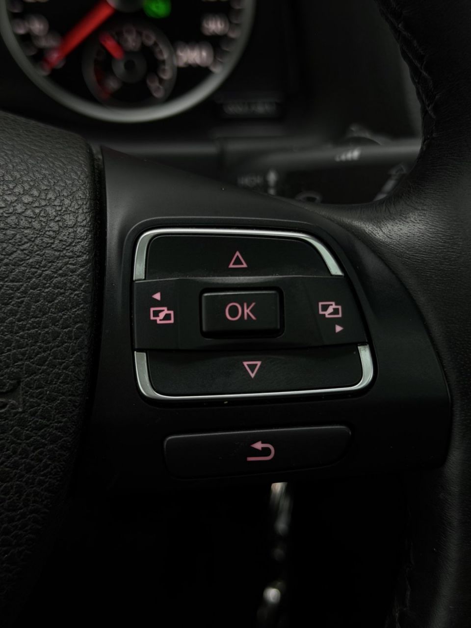 Volkswagen Tiguan | 25