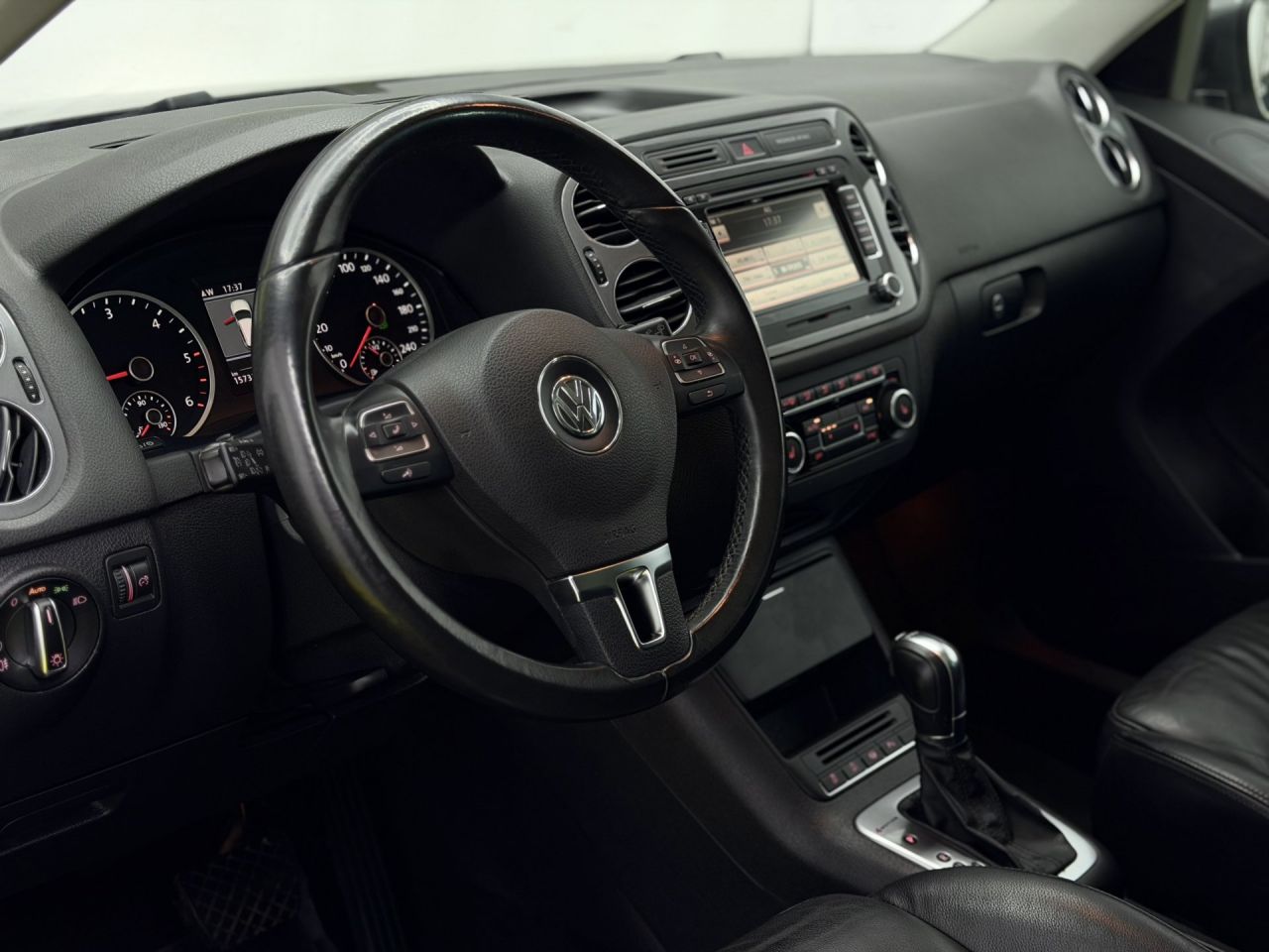 Volkswagen Tiguan | 8
