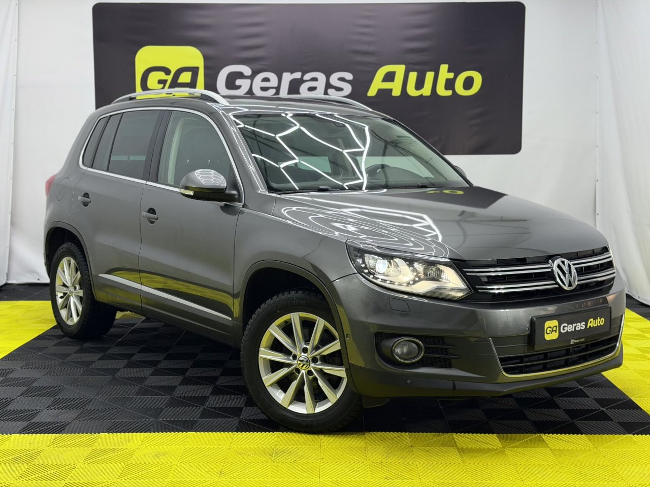 Volkswagen Tiguan | 2