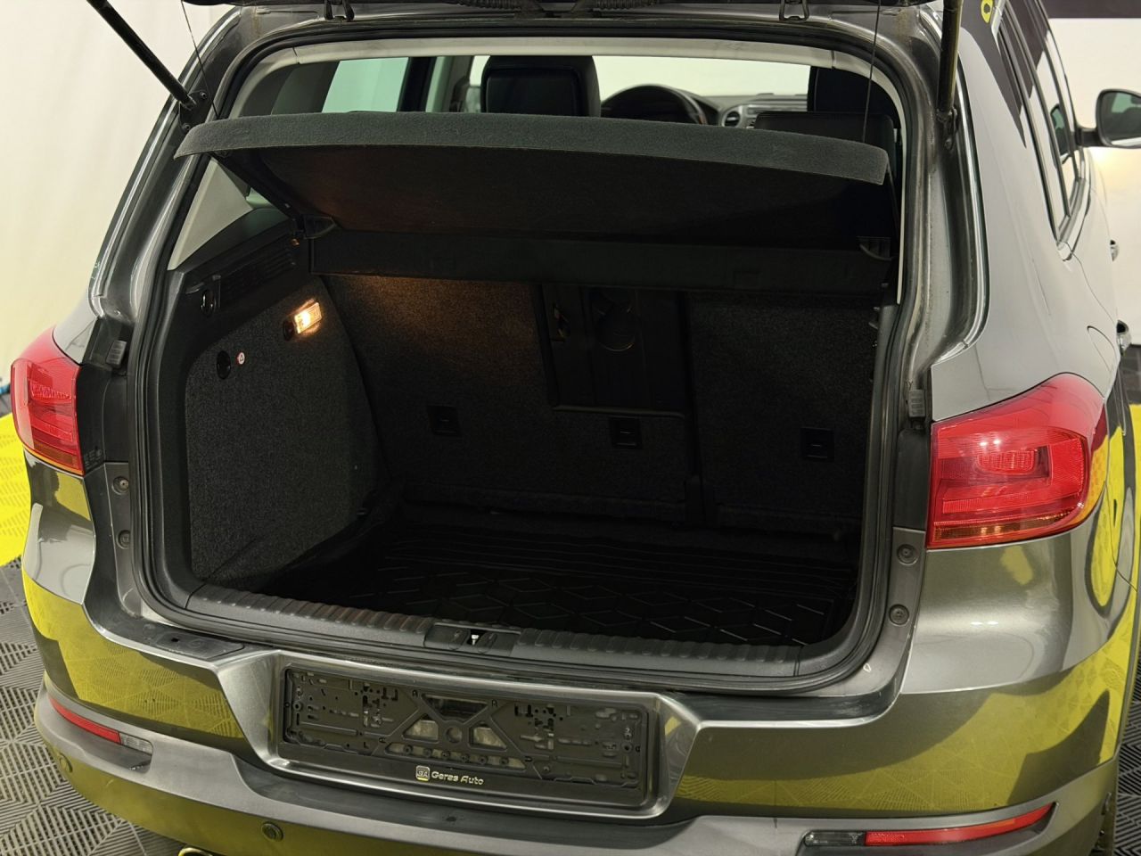 Volkswagen Tiguan | 11