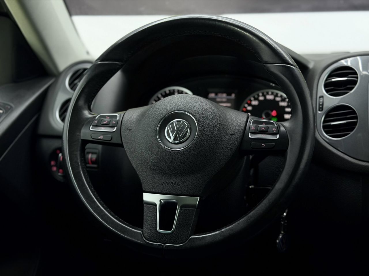 Volkswagen Tiguan | 16