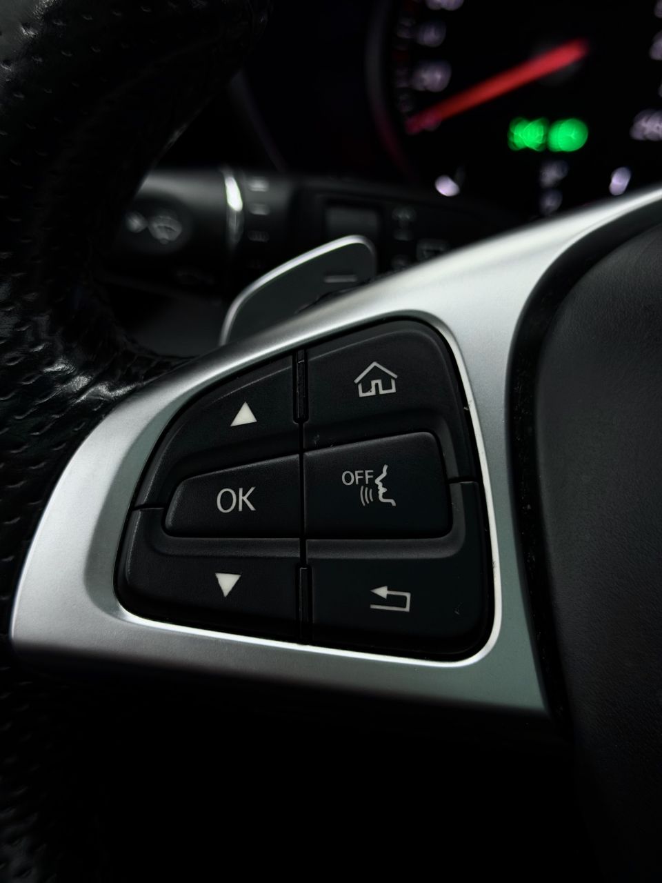 Mercedes-Benz GLC250 | 28