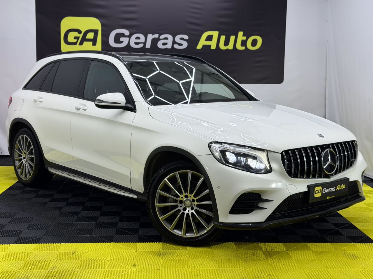 Mercedes-Benz GLC250 | 2