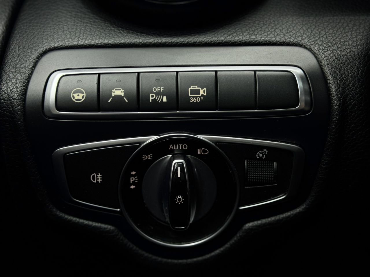 Mercedes-Benz GLC250 | 23