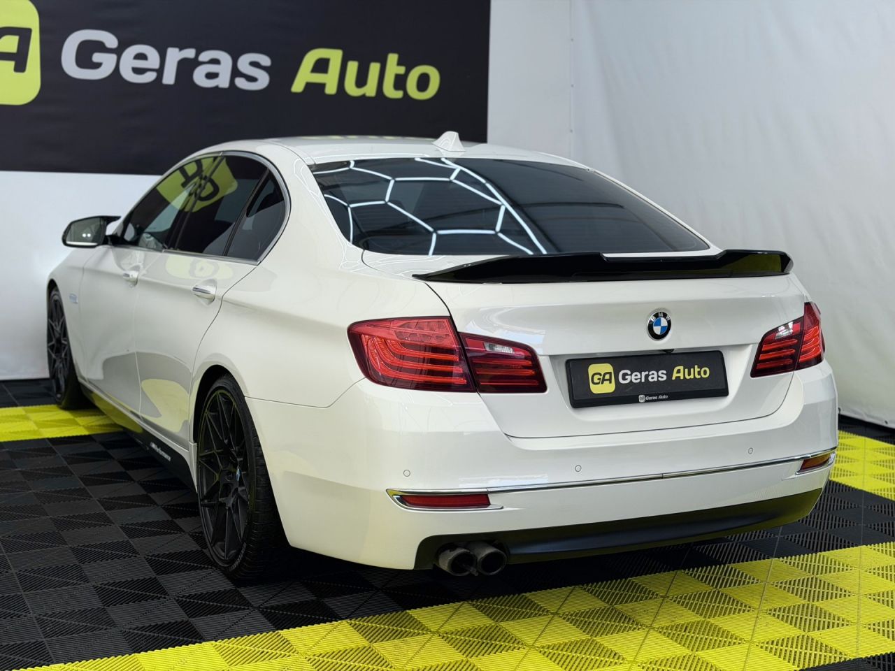 BMW 520 | 5