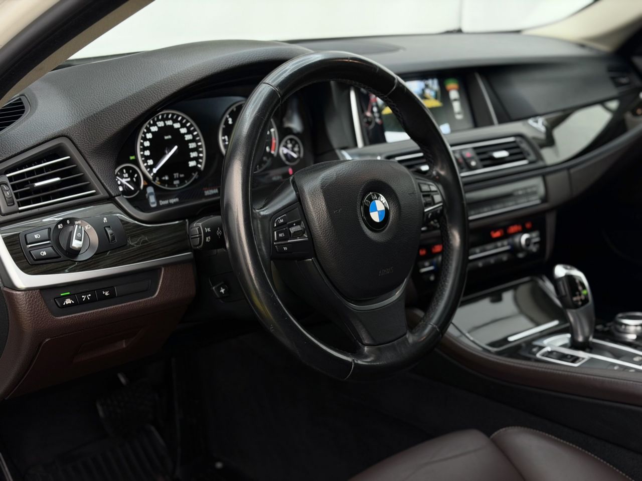 BMW 520 | 8