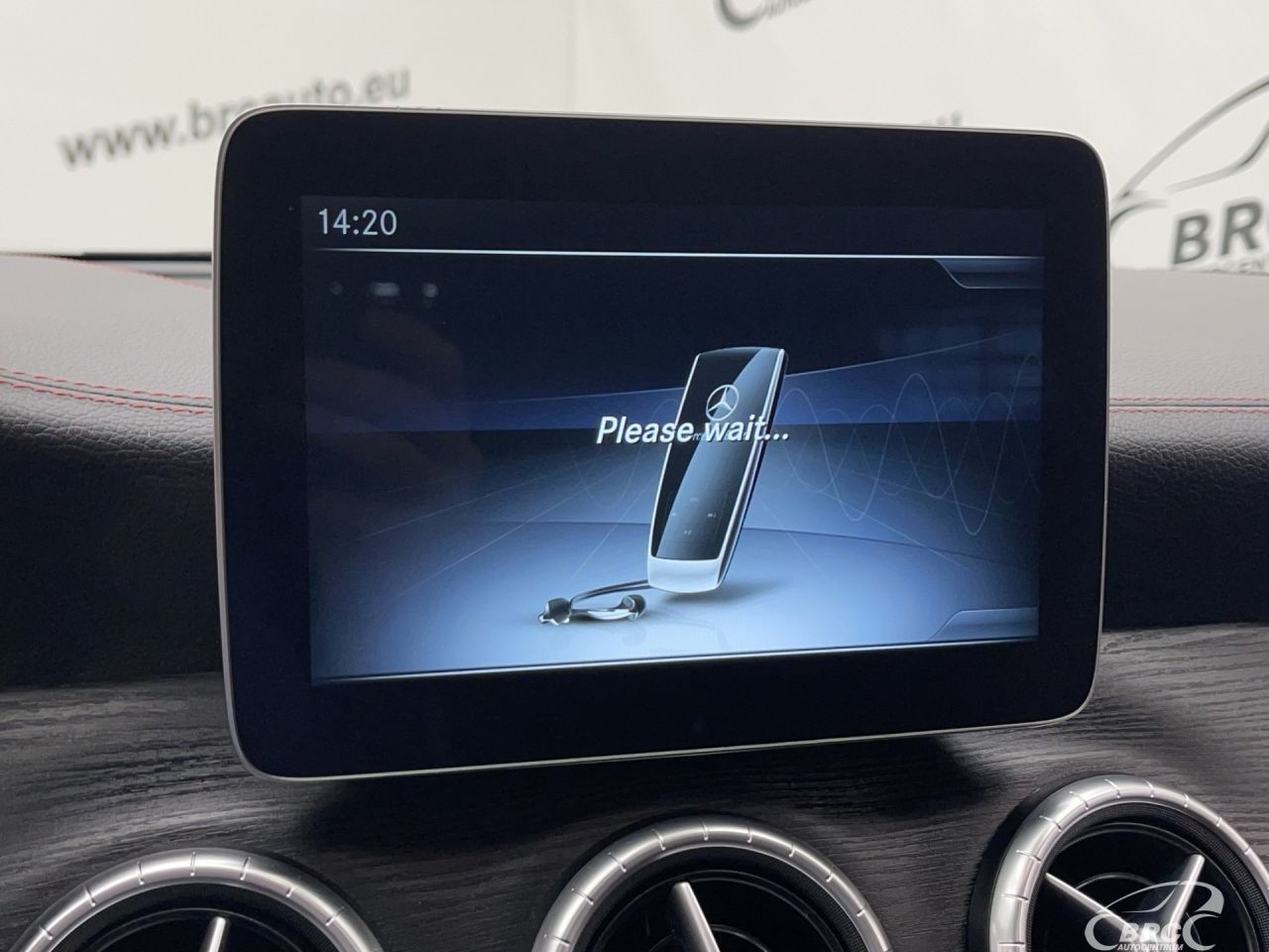 Mercedes-Benz CLA220 | 35