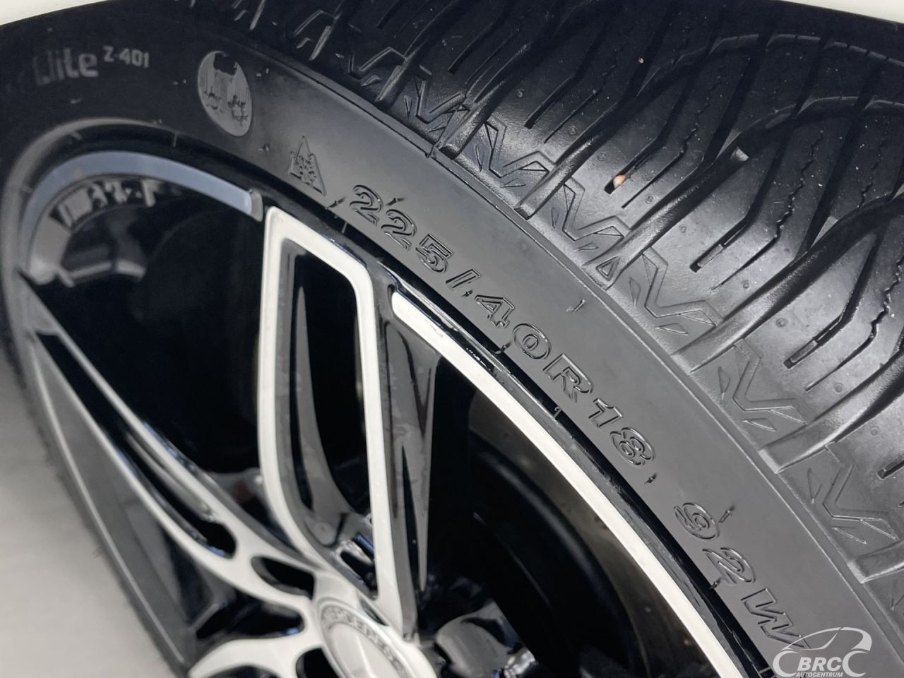 Mercedes-Benz CLA220 | 40