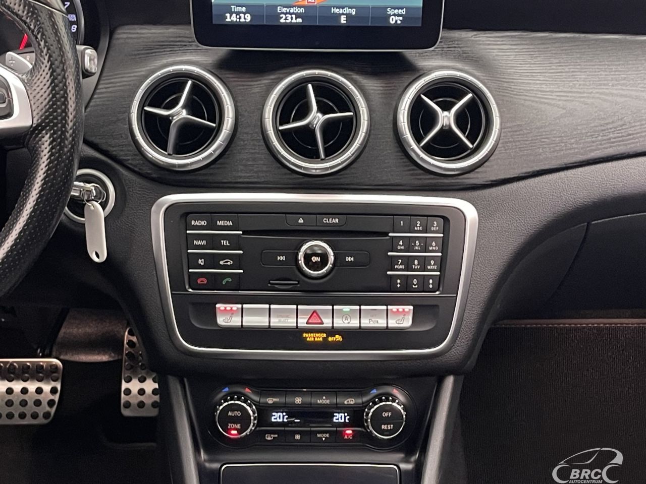 Mercedes-Benz CLA220 | 15