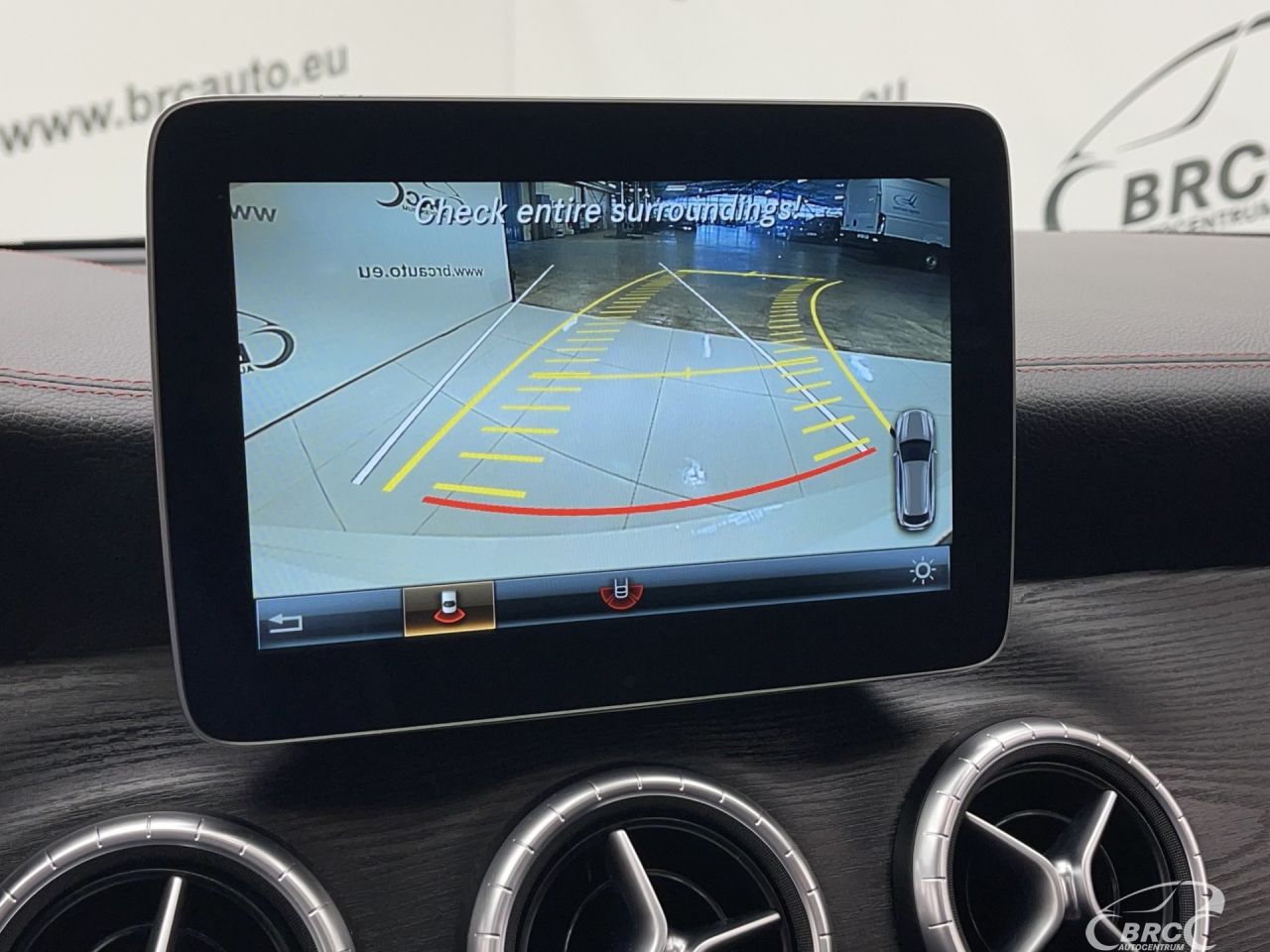 Mercedes-Benz CLA220 | 33