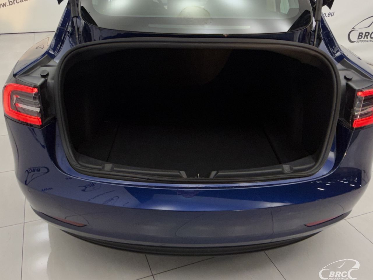 Tesla Model 3 | 34