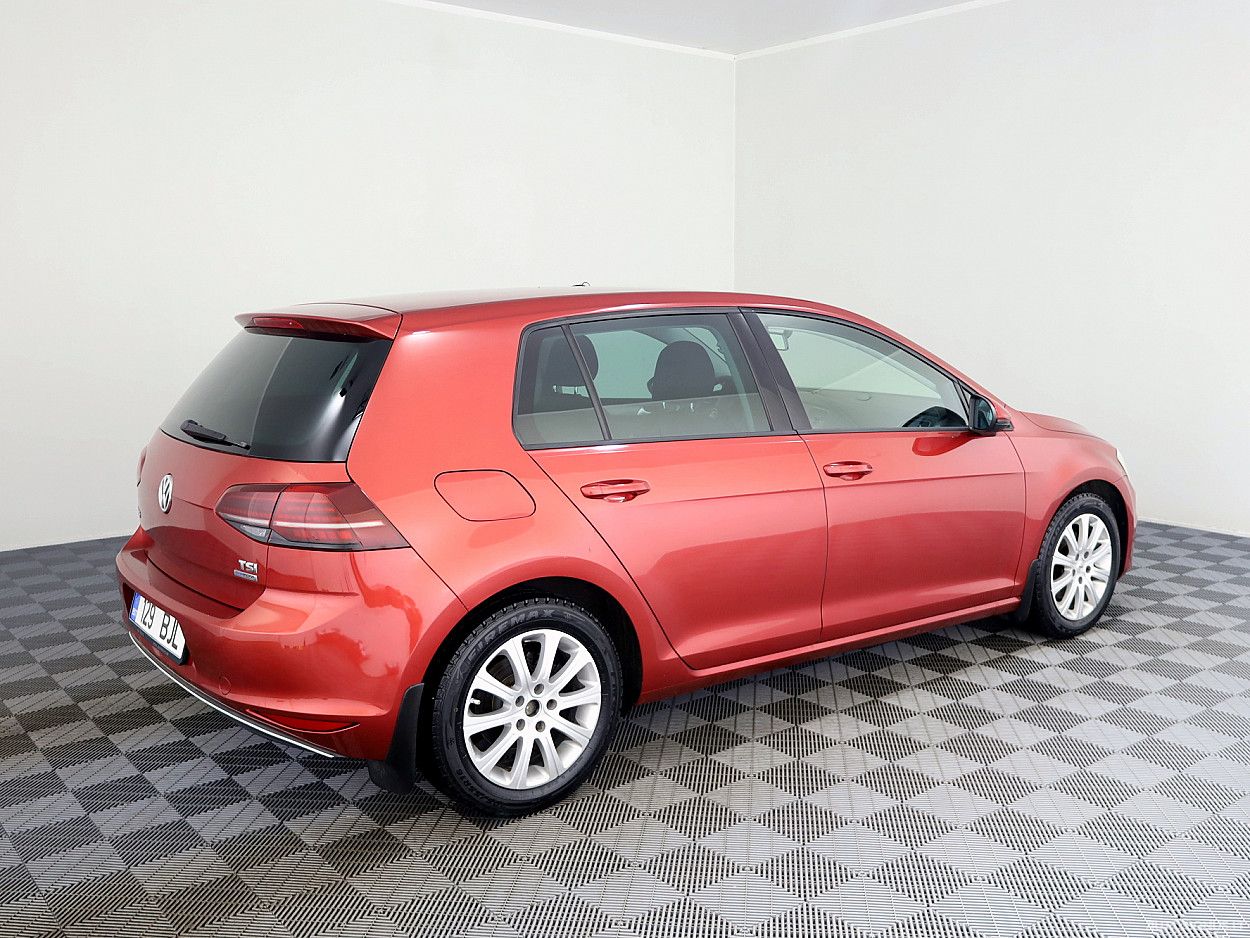 Volkswagen Golf | 2