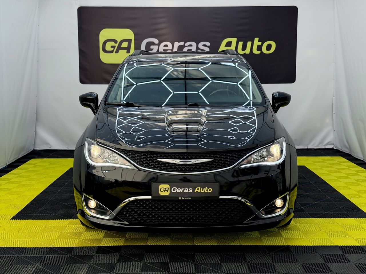 Chrysler Pacifica | 6