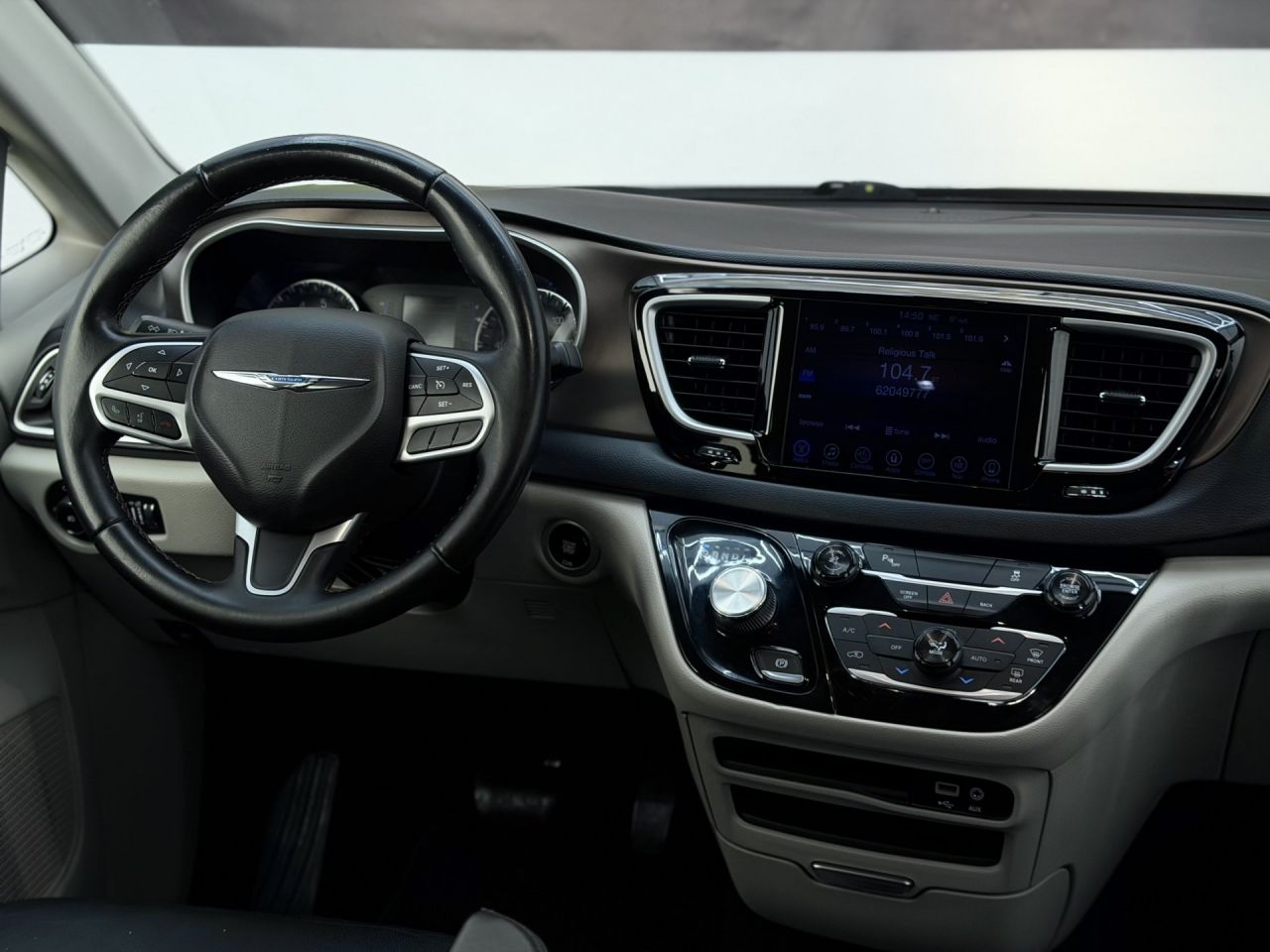 Chrysler Pacifica | 18