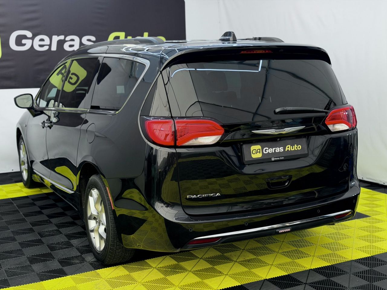 Chrysler Pacifica | 5