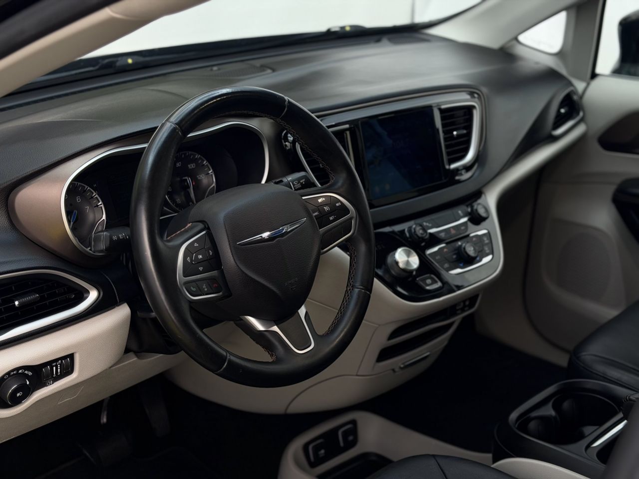 Chrysler Pacifica | 8