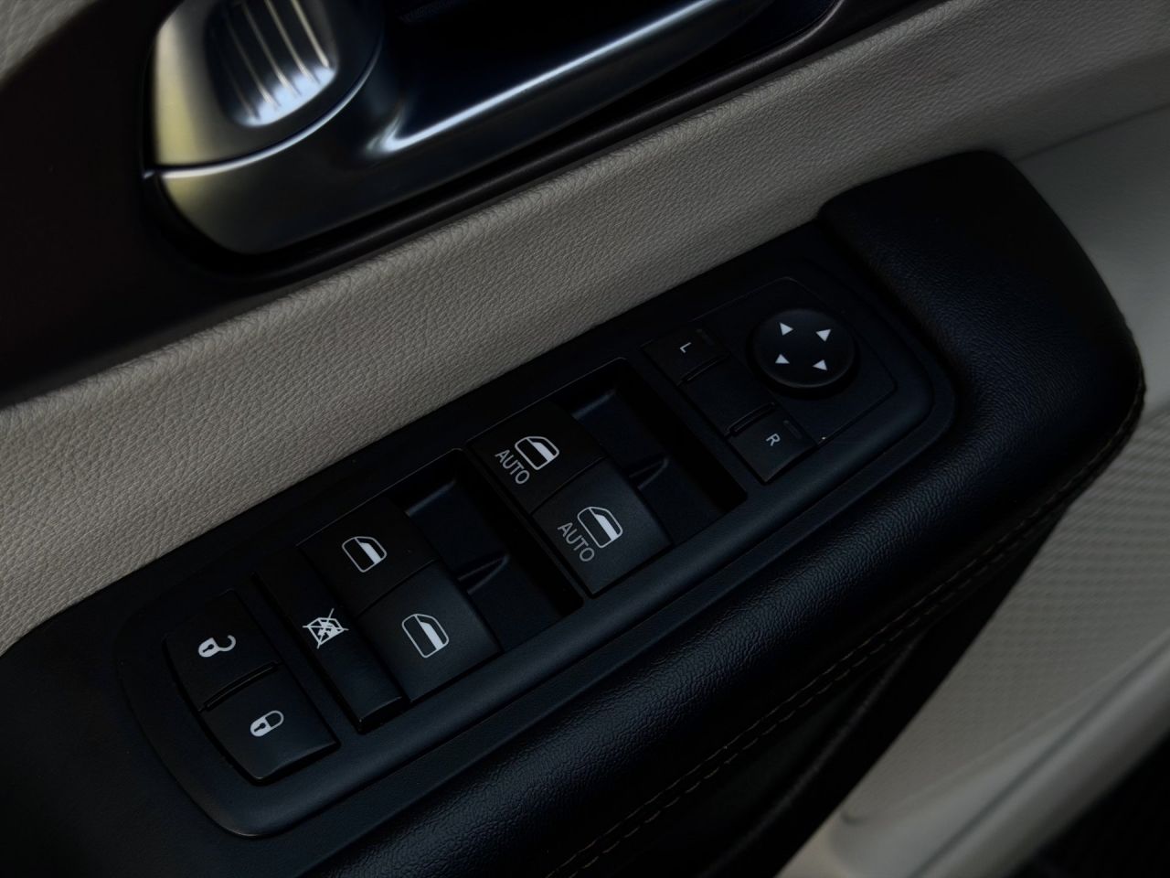 Chrysler Pacifica | 22