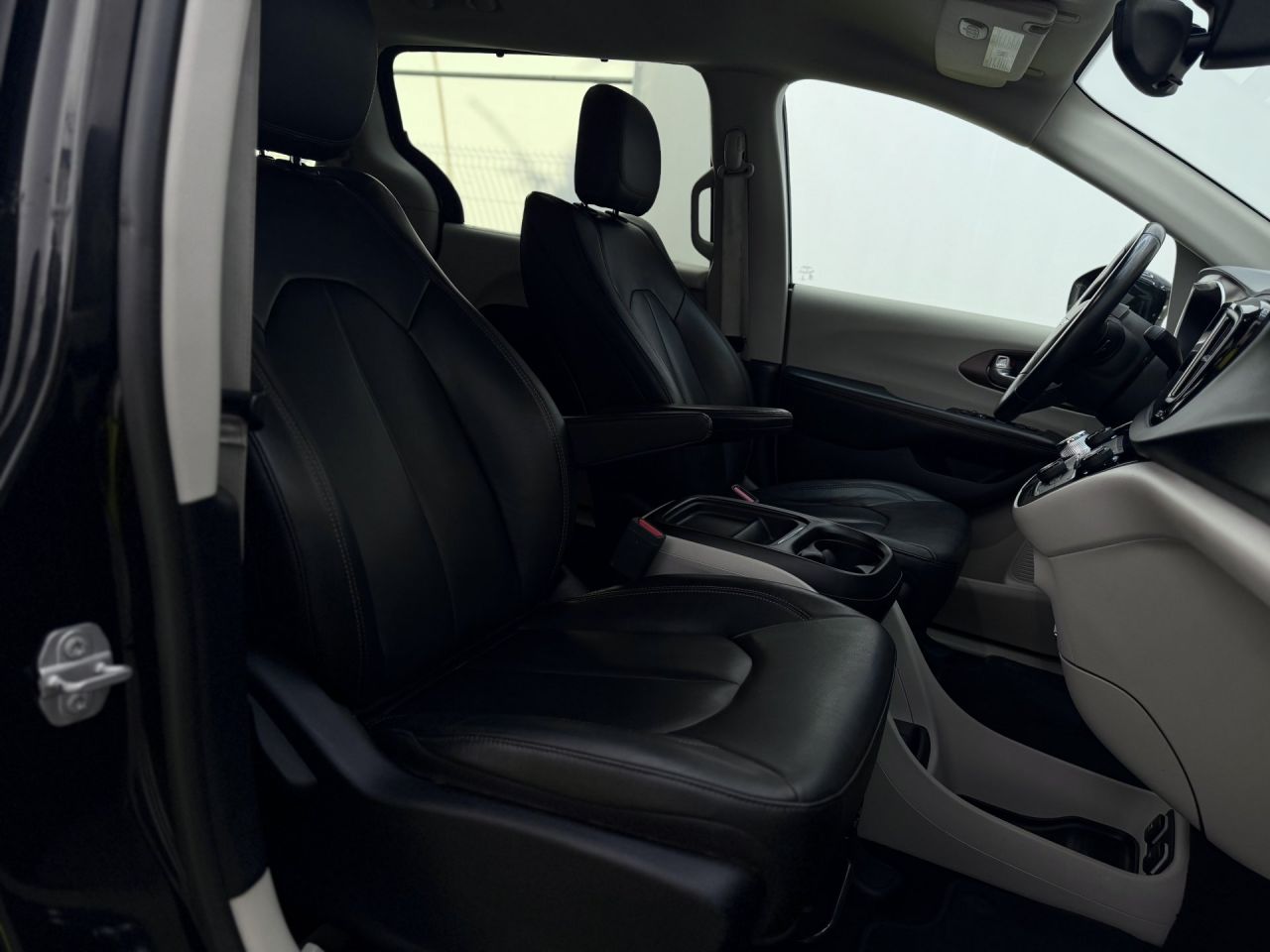 Chrysler Pacifica | 16