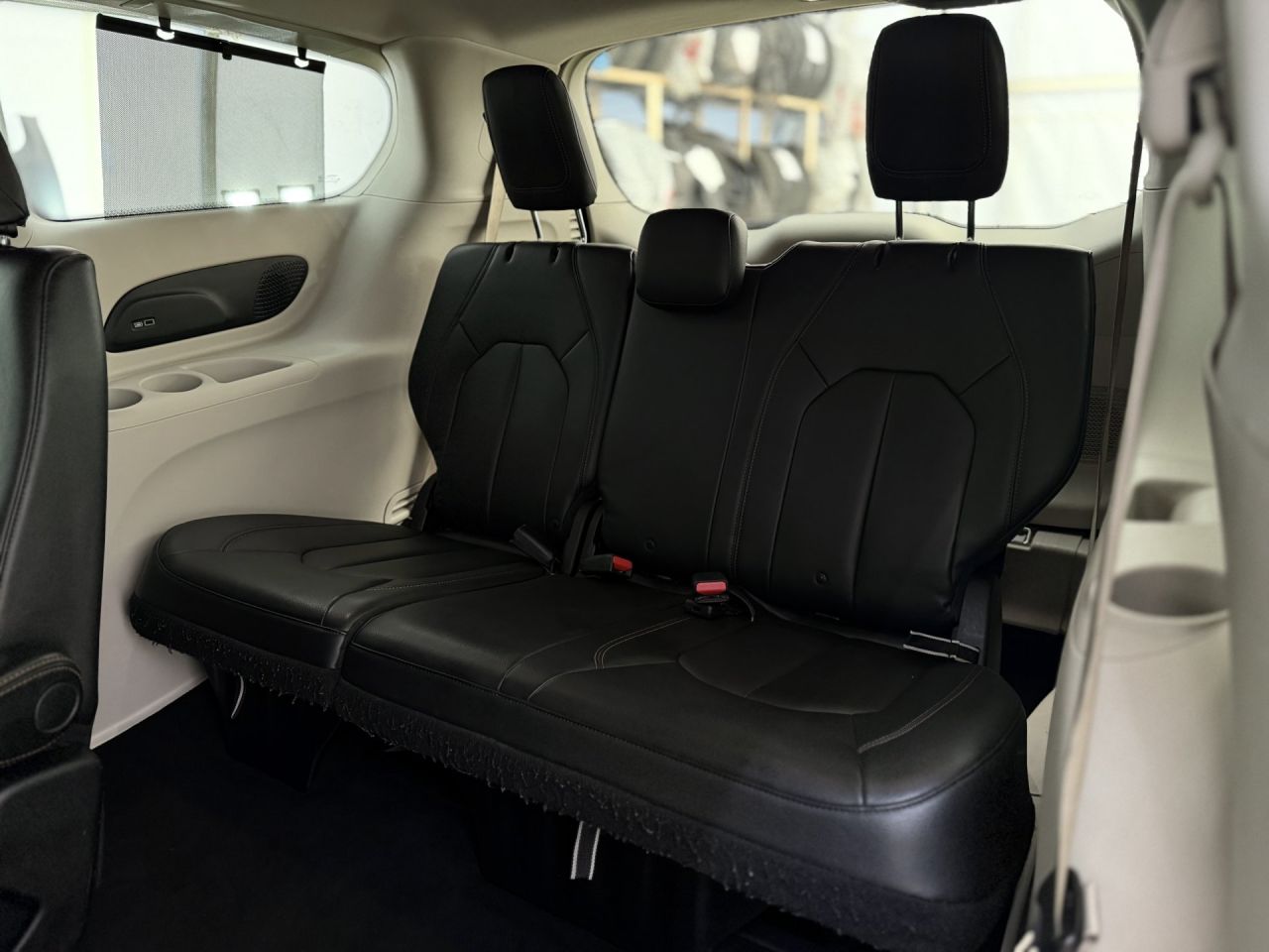 Chrysler Pacifica | 11