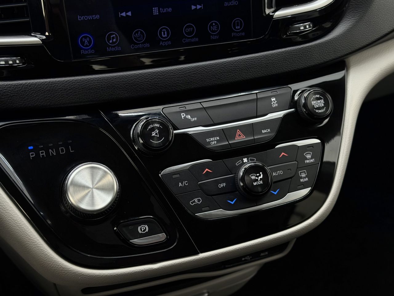 Chrysler Pacifica | 26