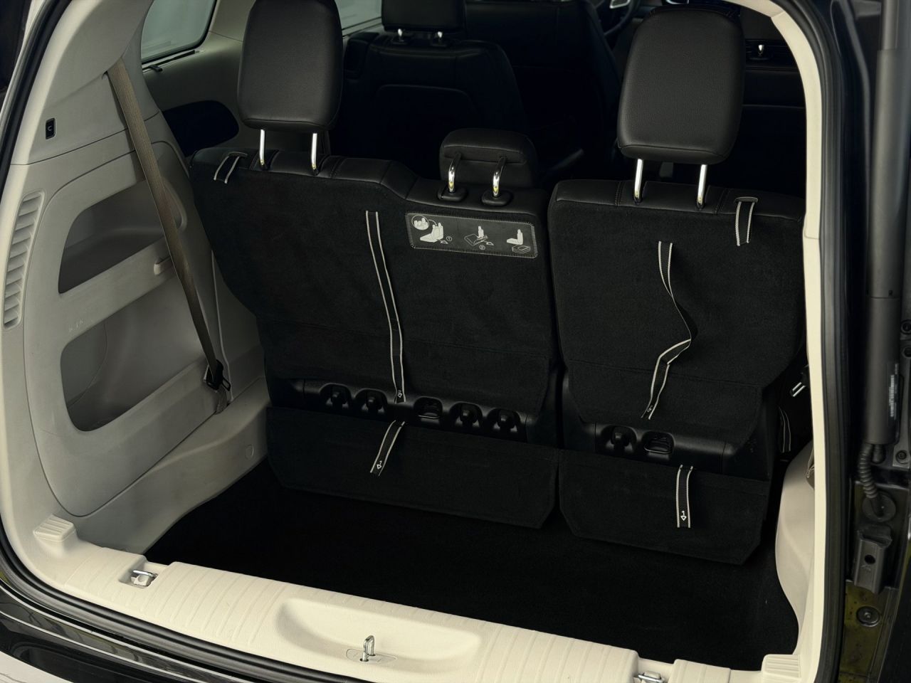 Chrysler Pacifica | 12