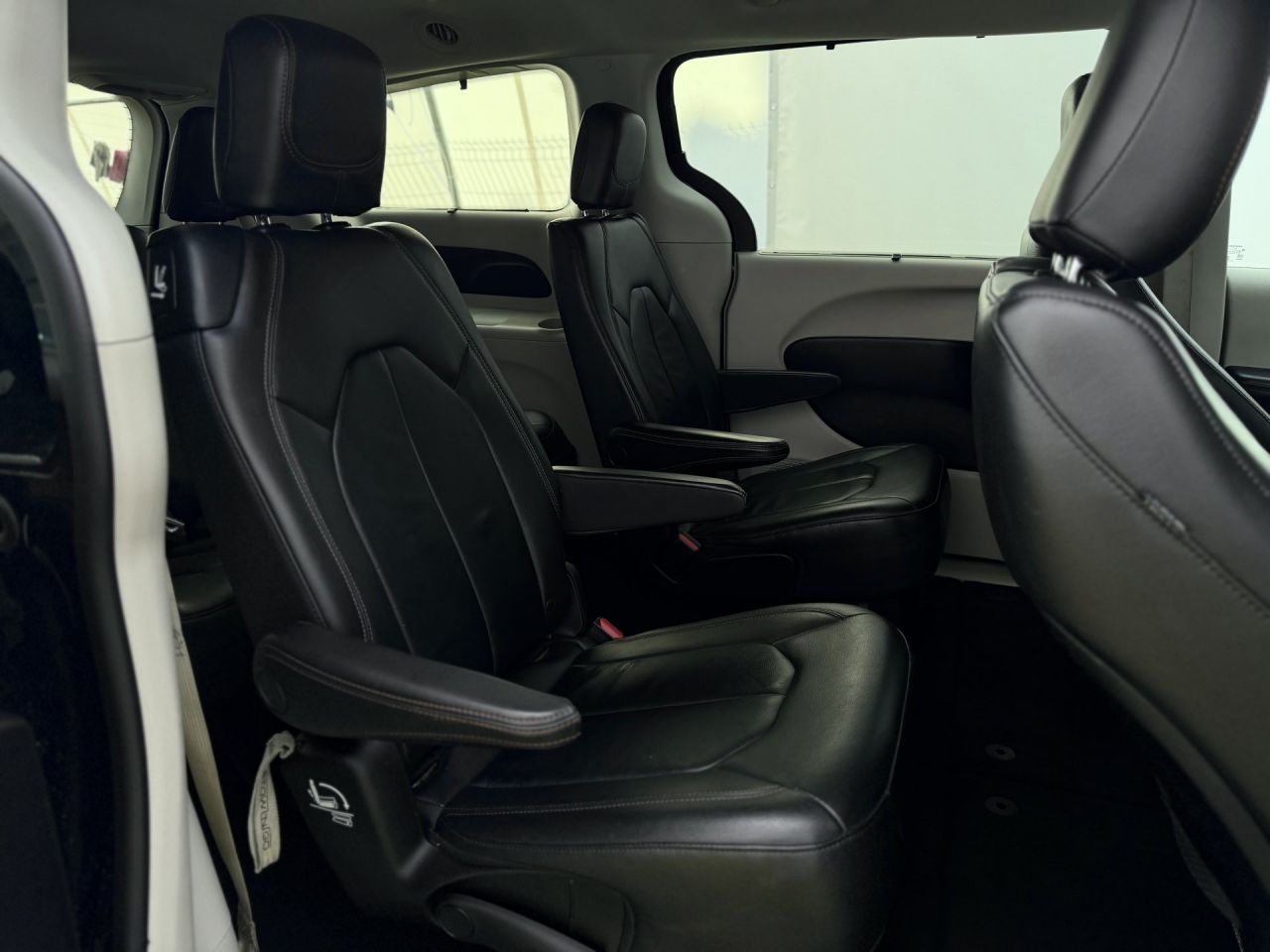 Chrysler Pacifica | 15